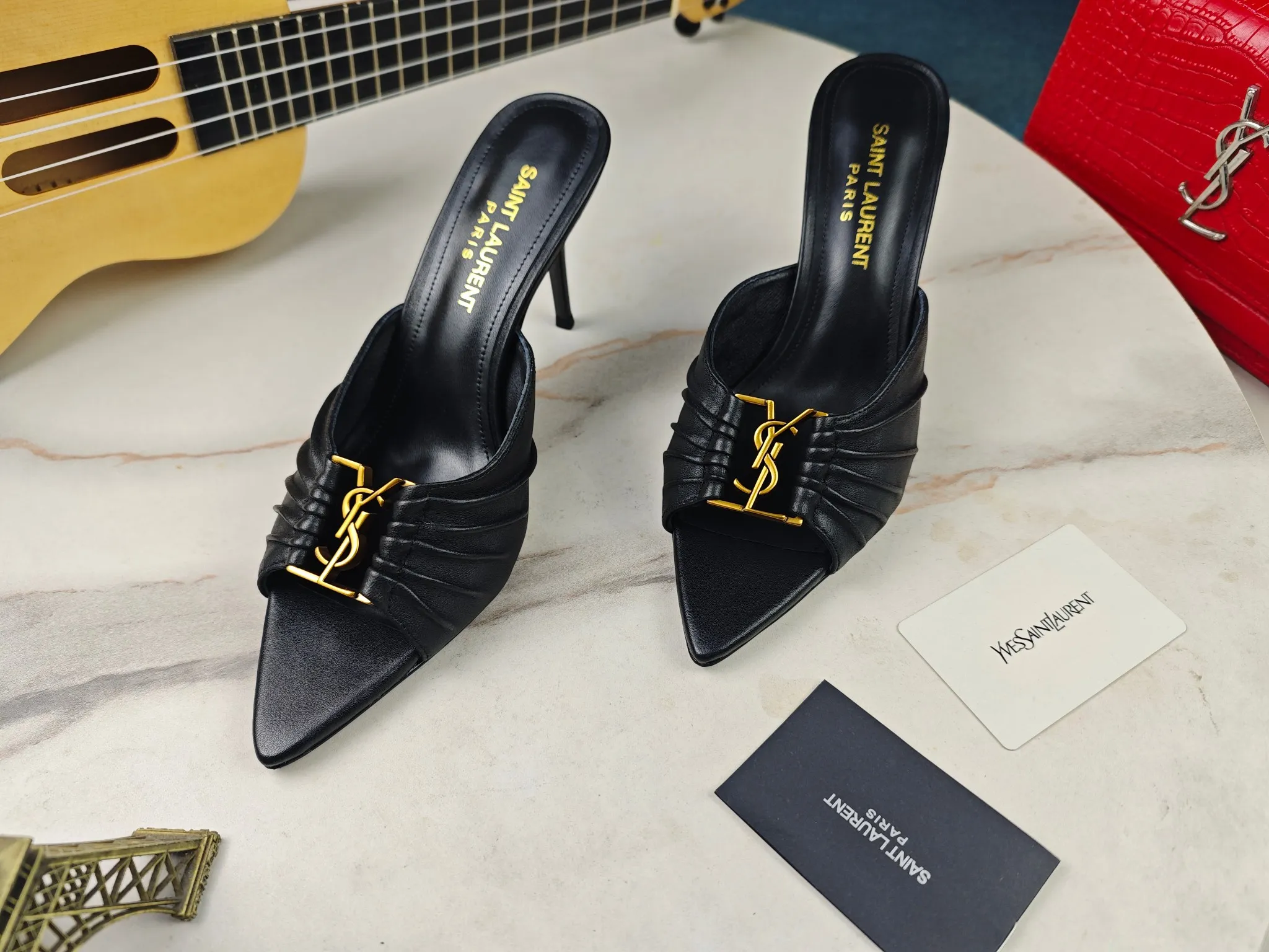 👟👟Ex-factory price 520👟👟 【Saint Laurent】Yves Saint Laurent, stiletto heel YSL sandals💃2024 early autumn counter synchronized with the latest styles, YSL, decoration👠 Classic and high-quality glamorous masterpieces, the hottest spring and summer series in the counter, with temperament, fashion, classic and attractive design style 😌The on-foot effect is particularly beautiful〰️, the material is imported from Italy, small black cow, imported black patent leather, lining, and foot pads; sheepskin, heel height, stiletto 9cm, size 35-41 (34.41.42 must be customized, non-returnable) outsole; imported genuine leather outsole, complete with counter packaging